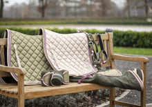 Laden Sie das Bild in den Galerie-Viewer, Follow your heart Schabracke - Biniebo