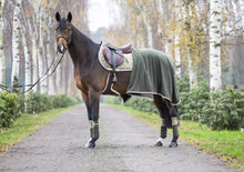 Laden Sie das Bild in den Galerie-Viewer, Follow your heart Schabracke - Biniebo
